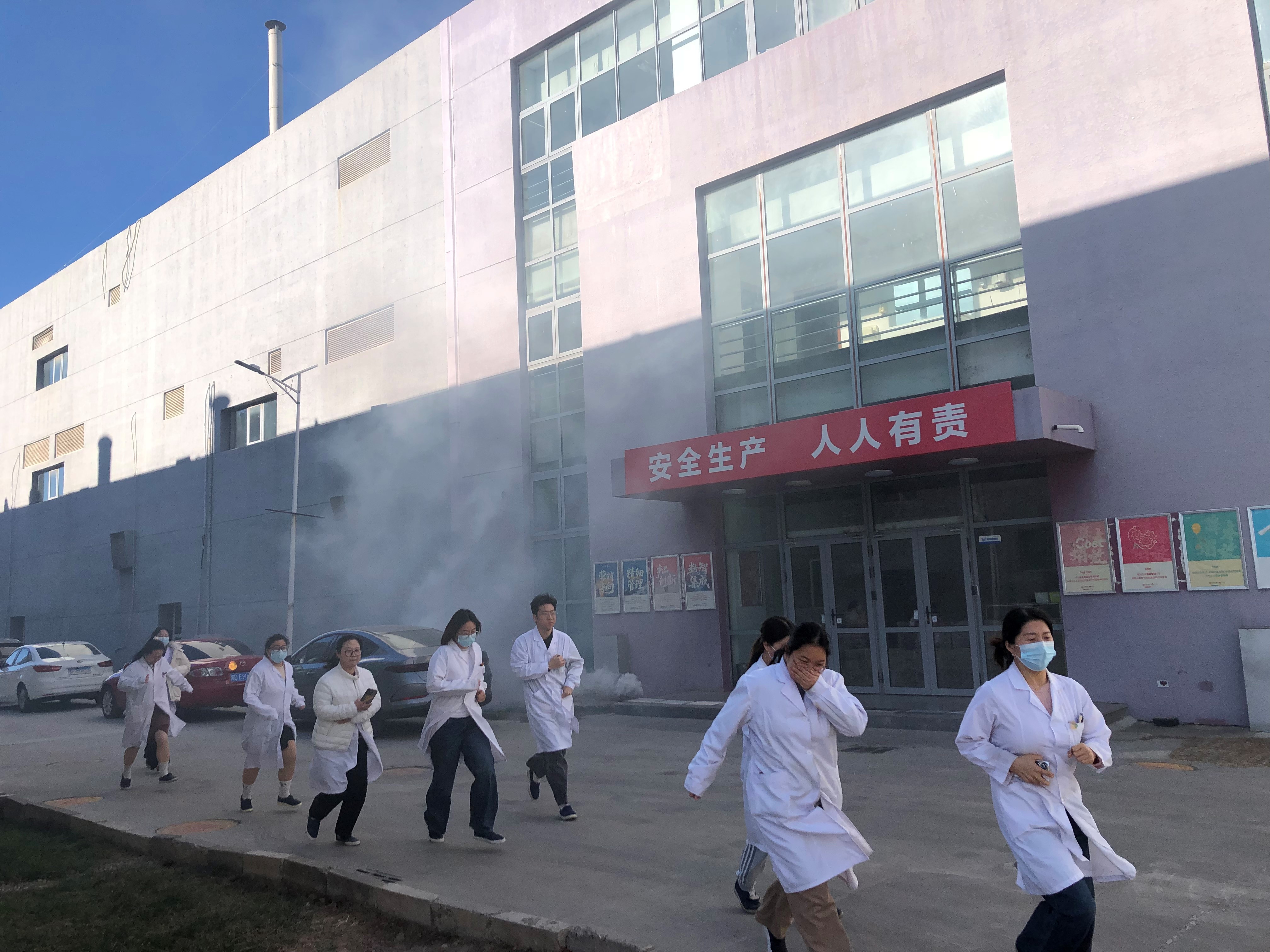 北京康仁堂組織火災(zāi)疏散逃生演練 北京康仁堂組織火災(zāi)疏散逃生演練